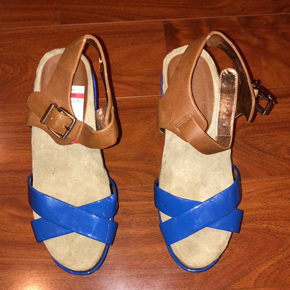 Women’s Wedges. Never worn! Size 9